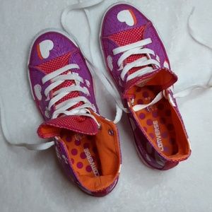 Converse Vday limited edition girls big kid size 4